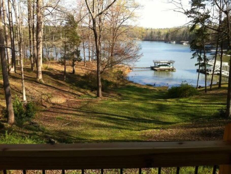 فيلا Cozy, Lake Lanier Property With Amazing Views داوسونفيل المظهر الخارجي الصورة