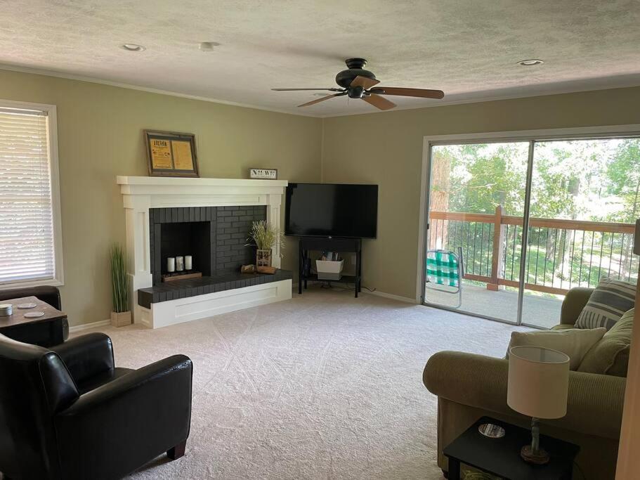 فيلا Cozy, Lake Lanier Property With Amazing Views داوسونفيل المظهر الخارجي الصورة