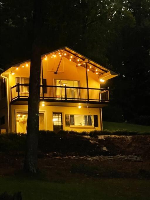 فيلا Cozy, Lake Lanier Property With Amazing Views داوسونفيل المظهر الخارجي الصورة
